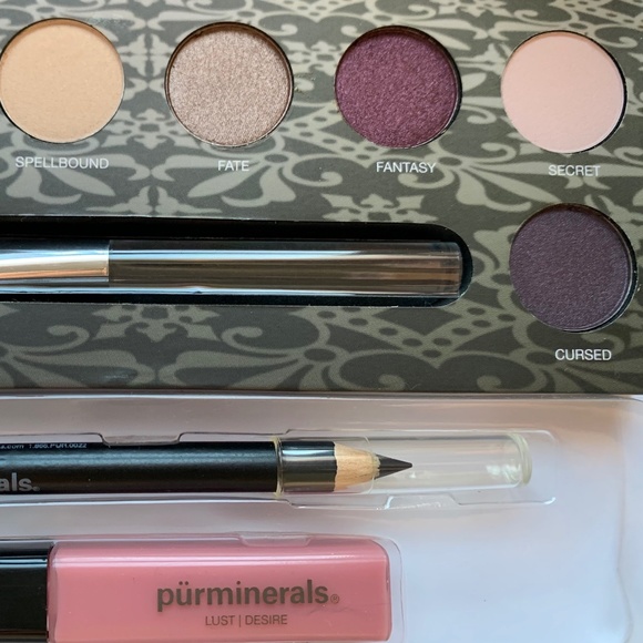 Beautiful Creatures Makeup Set - Picture 3 of 7